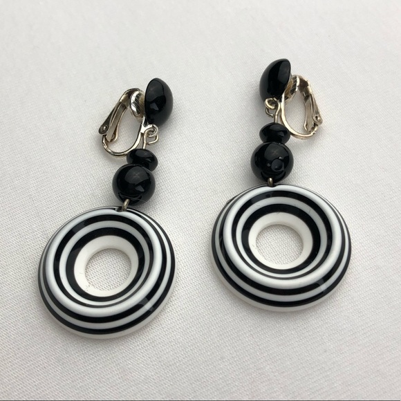 🐷 Handmade Black and White Clip ons - Picture 1 of 5